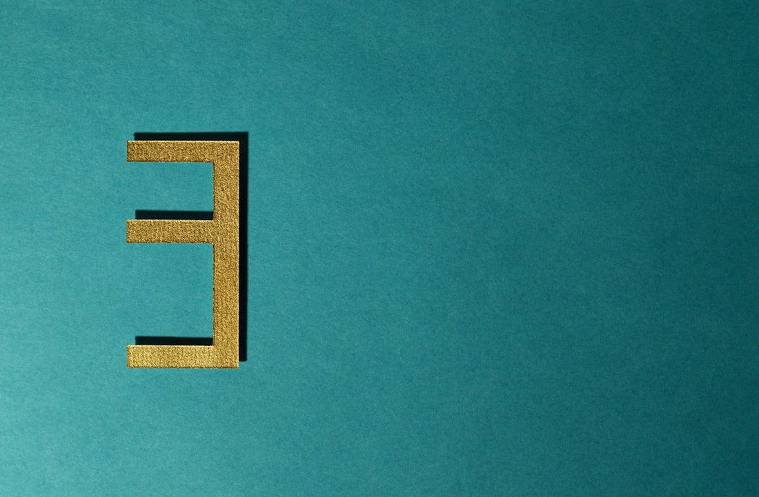 A number 3 on a teal background.