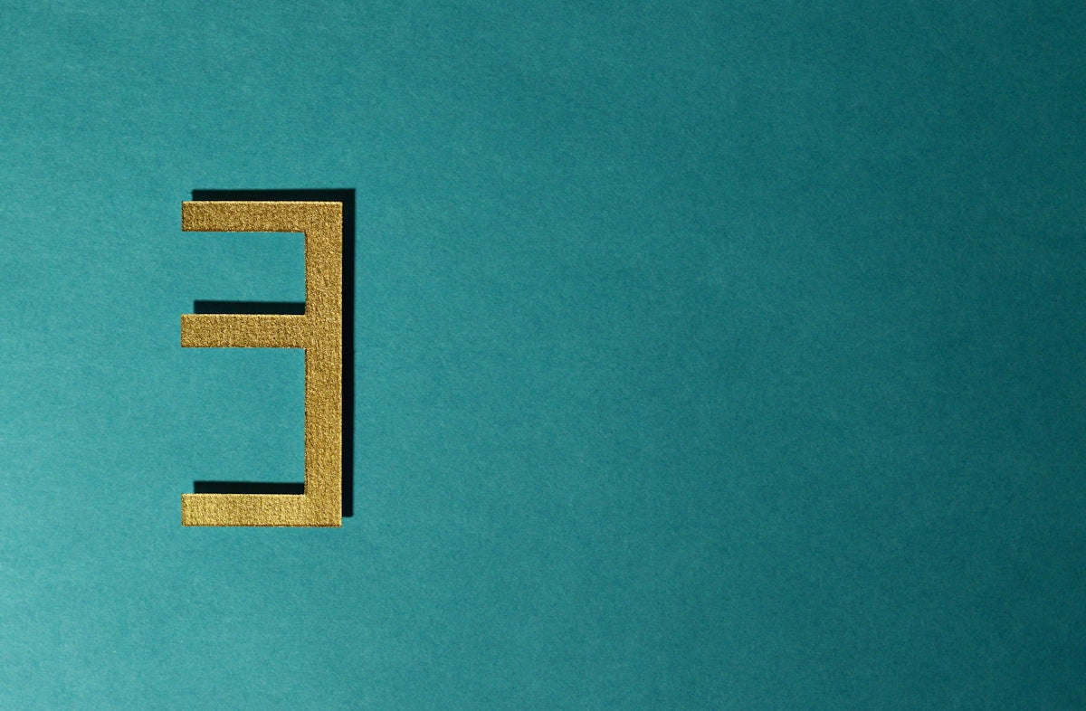 A number 3 on a teal background.